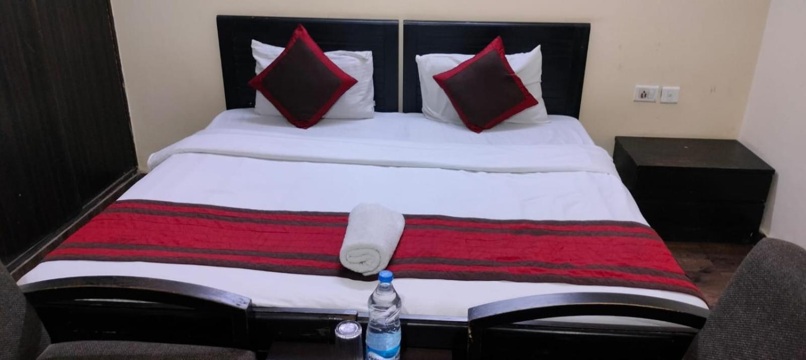 Hotel Marigold New Delhi Exteriör bild