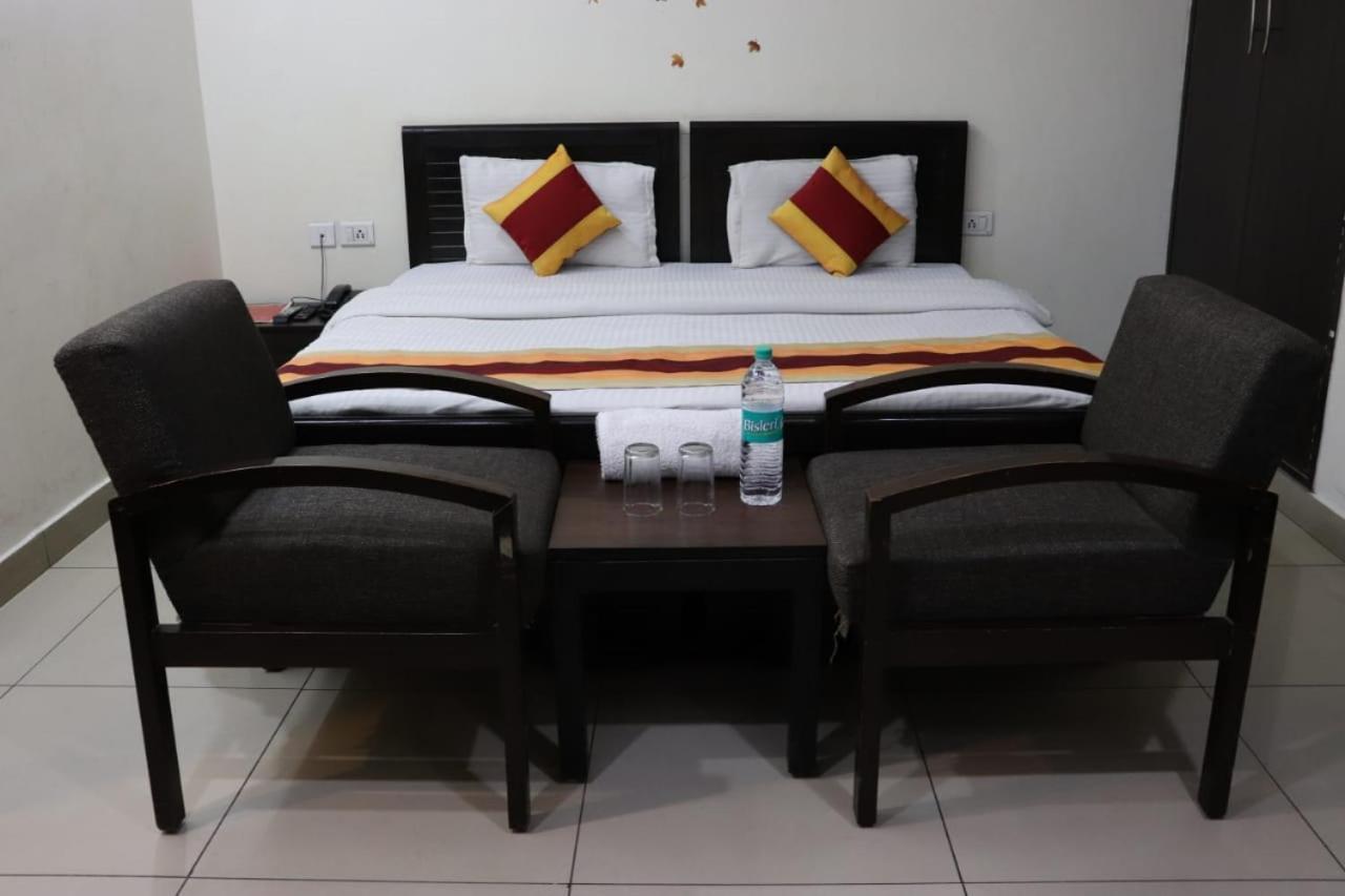 Hotel Marigold New Delhi Exteriör bild