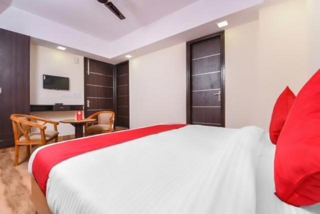 Hotel Marigold New Delhi Exteriör bild