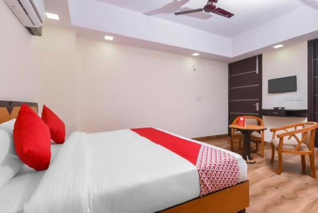 Hotel Marigold New Delhi Exteriör bild